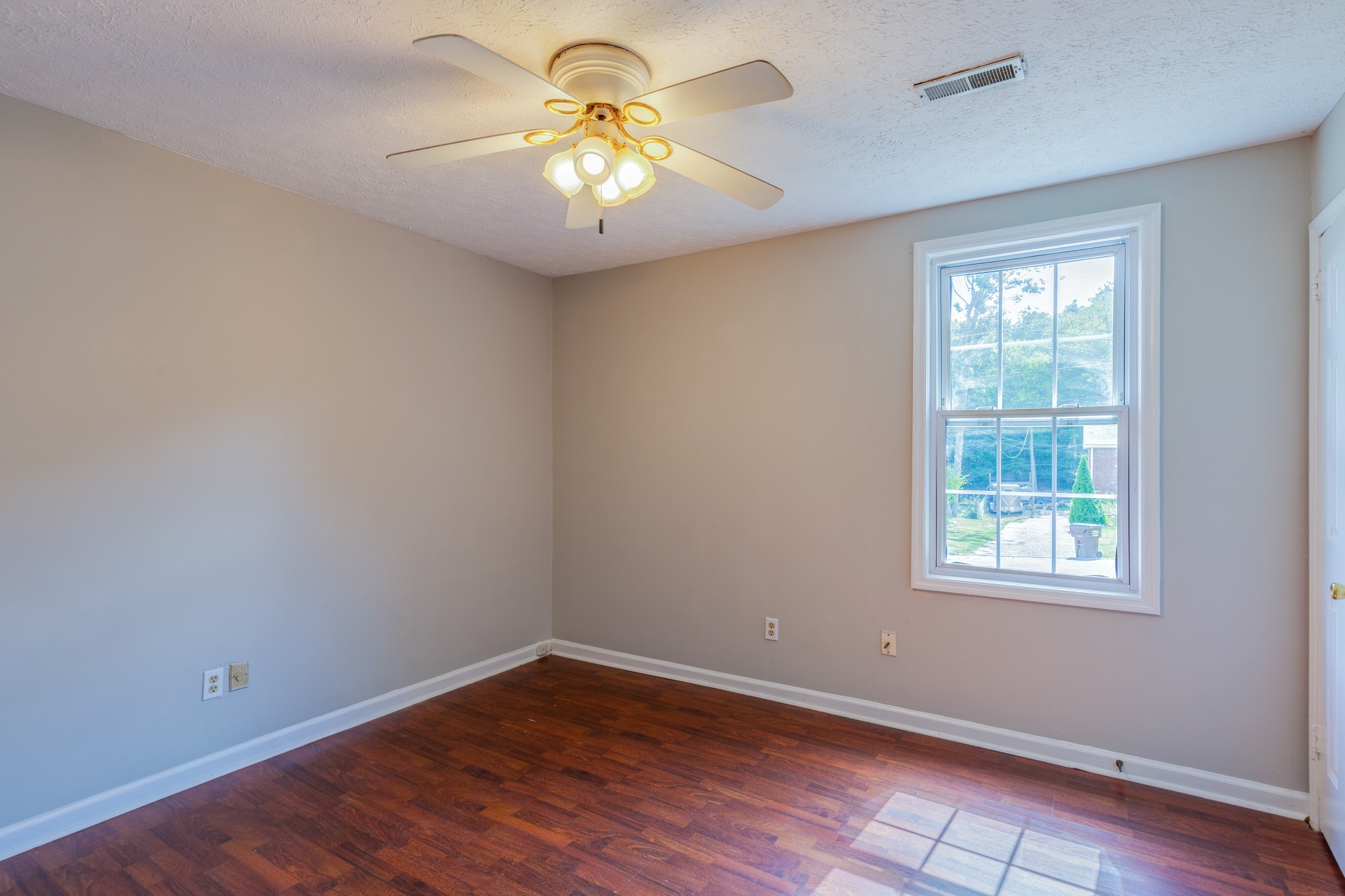 229 Manzano Road Madison, TN 37115 - Photo 15 of 26 an empty room with a window