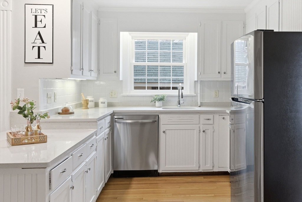 34 Maple Street Hamilton, MA 01982 - Photo 15 of 29