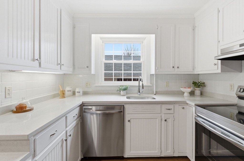 34 Maple Street Hamilton, MA 01982 - Photo 17 of 29