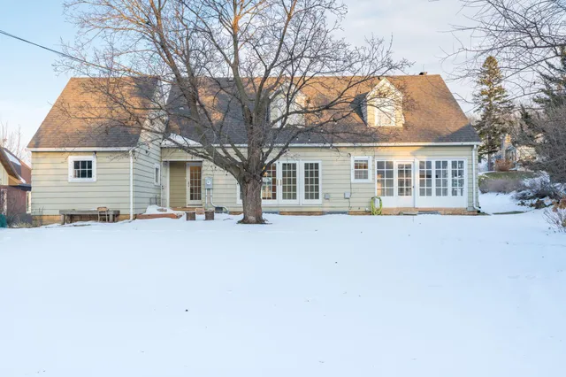 $362,000 | 225 Oak Knoll Boulevard, Mankato, MN 56001