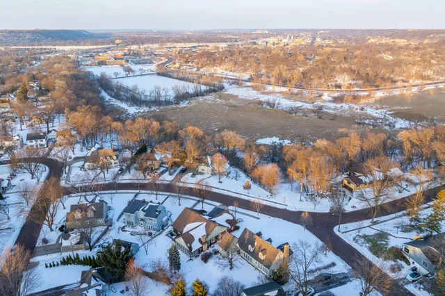 $362,000 | 225 Oak Knoll Boulevard, Mankato, MN 56001