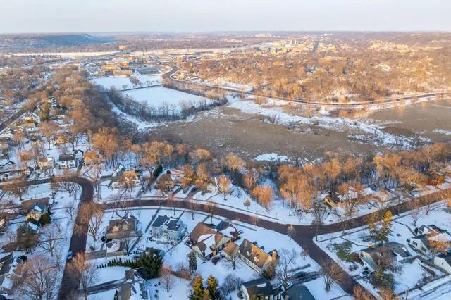 $362,000 | 225 Oak Knoll Boulevard, Mankato, MN 56001