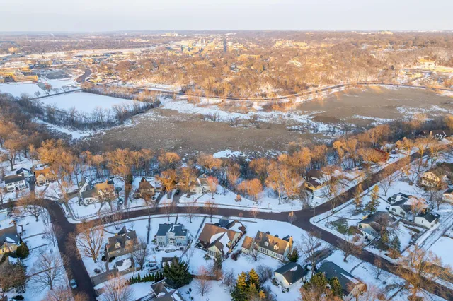 $362,000 | 225 Oak Knoll Boulevard, Mankato, MN 56001