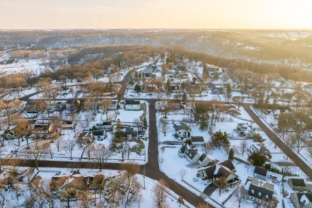 $362,000 | 225 Oak Knoll Boulevard, Mankato, MN 56001