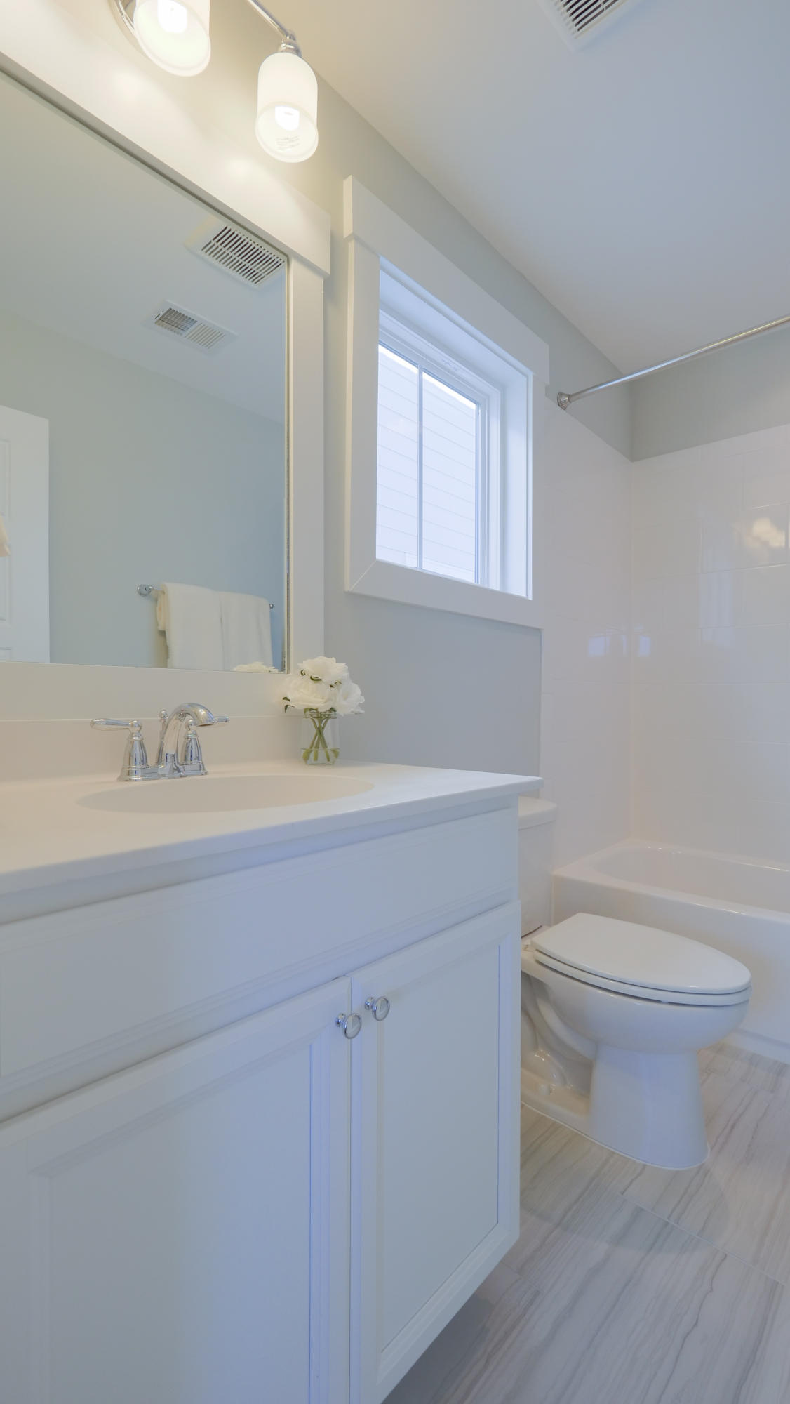 980 Key Colony Court Mount Pleasant, SC 29464 - Photo 21 of 35 980 Key Colonial Mt Pleasant SC Staged (