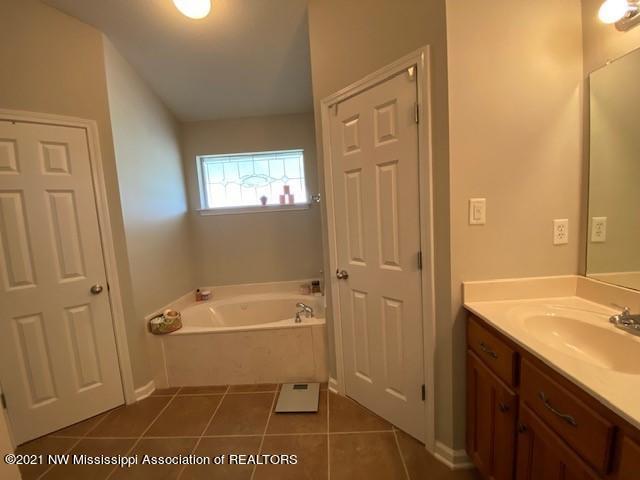 2790 Rutherford Drive Southaven, MS 38672 - Photo 17 of 30 tyhykjgyukgyukug