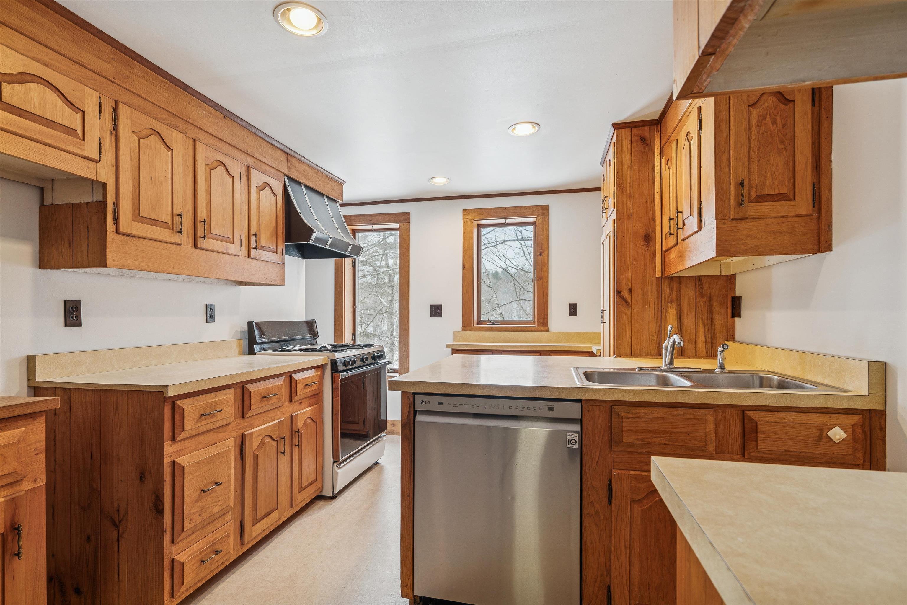 2504 Highway 12 Barnard, VT 05091 - Photo 18 of 40