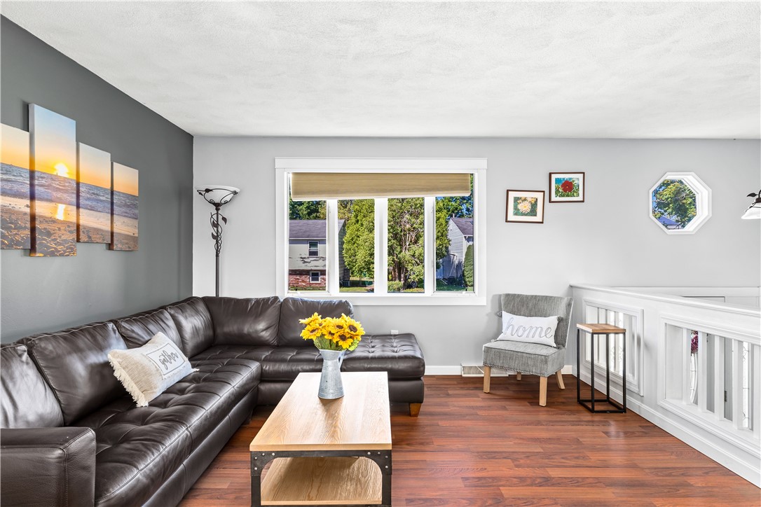 110 Brook Spring Drive Warwick, RI 02889 - Photo 10 of 47 Main Living Room