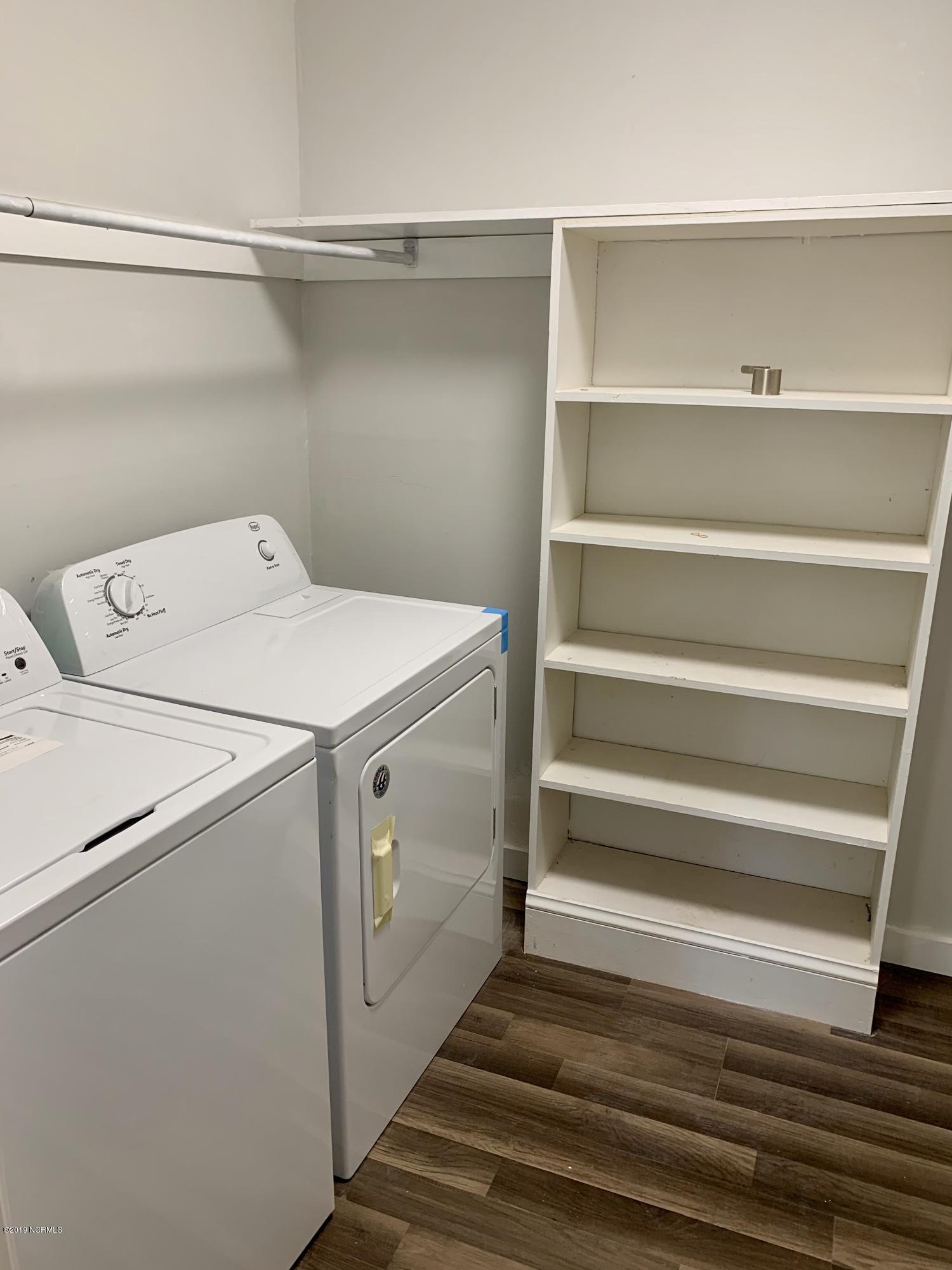 809 Eagle Road Kinston, NC 28501 - Photo 37 of 49 Laundry Room