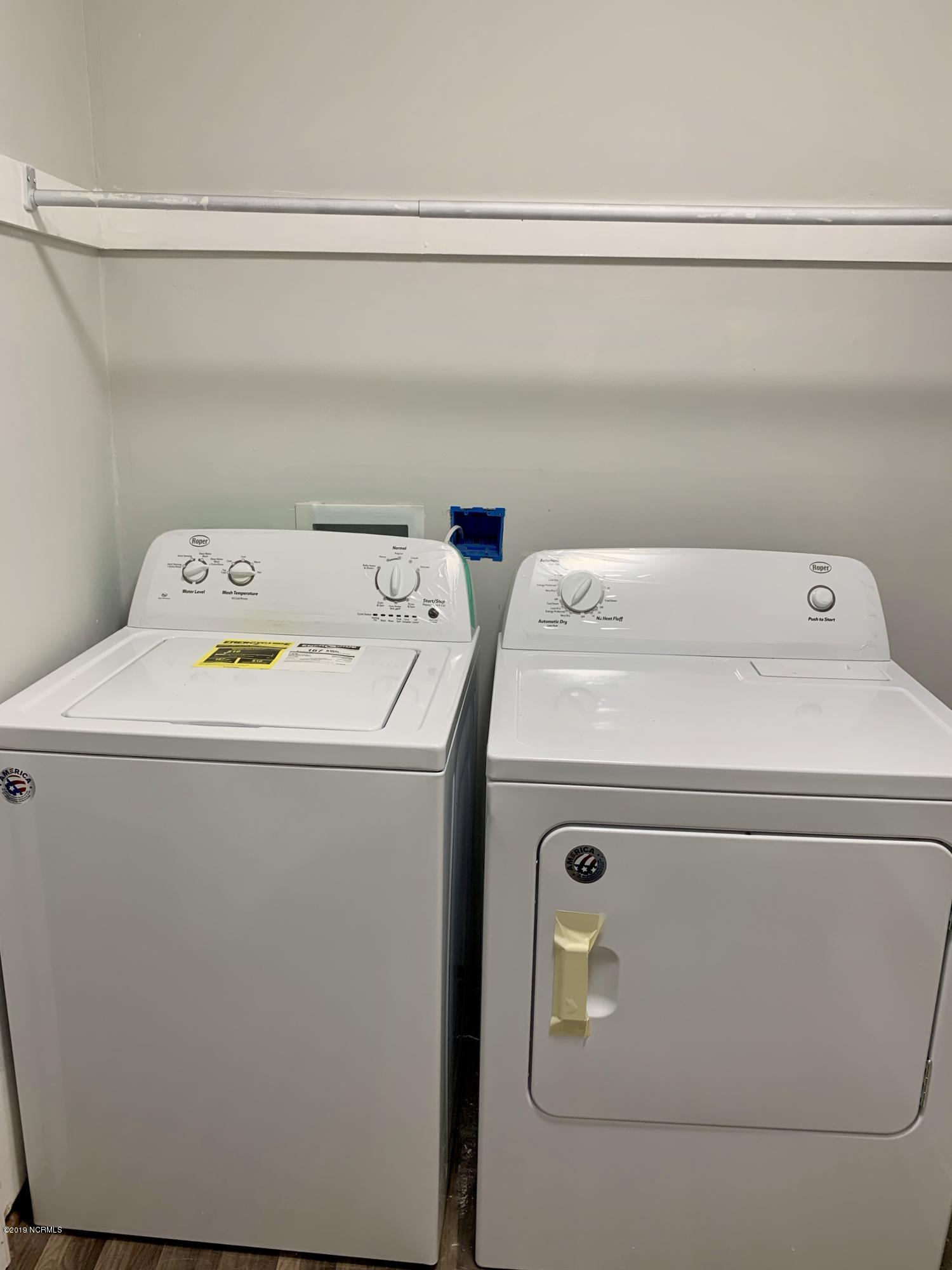 809 Eagle Road Kinston, NC 28501 - Photo 38 of 49 Washer and Dryer