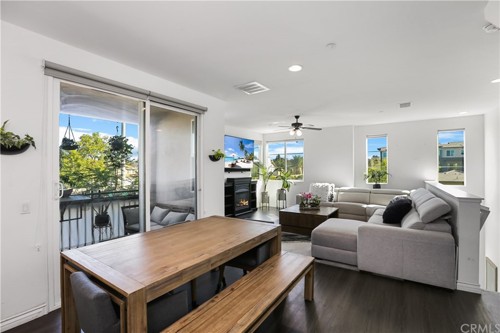 893 Tangelo Way, Unit 101 Corona, CA 92878 - Photo 3 of 40