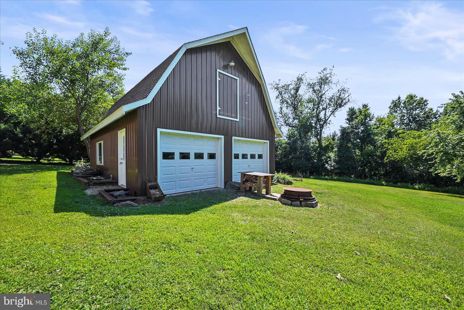 253 Kindig Road Littlestown, PA 17340 - Photo 32 of 41 Charming barn-style garage retreat.