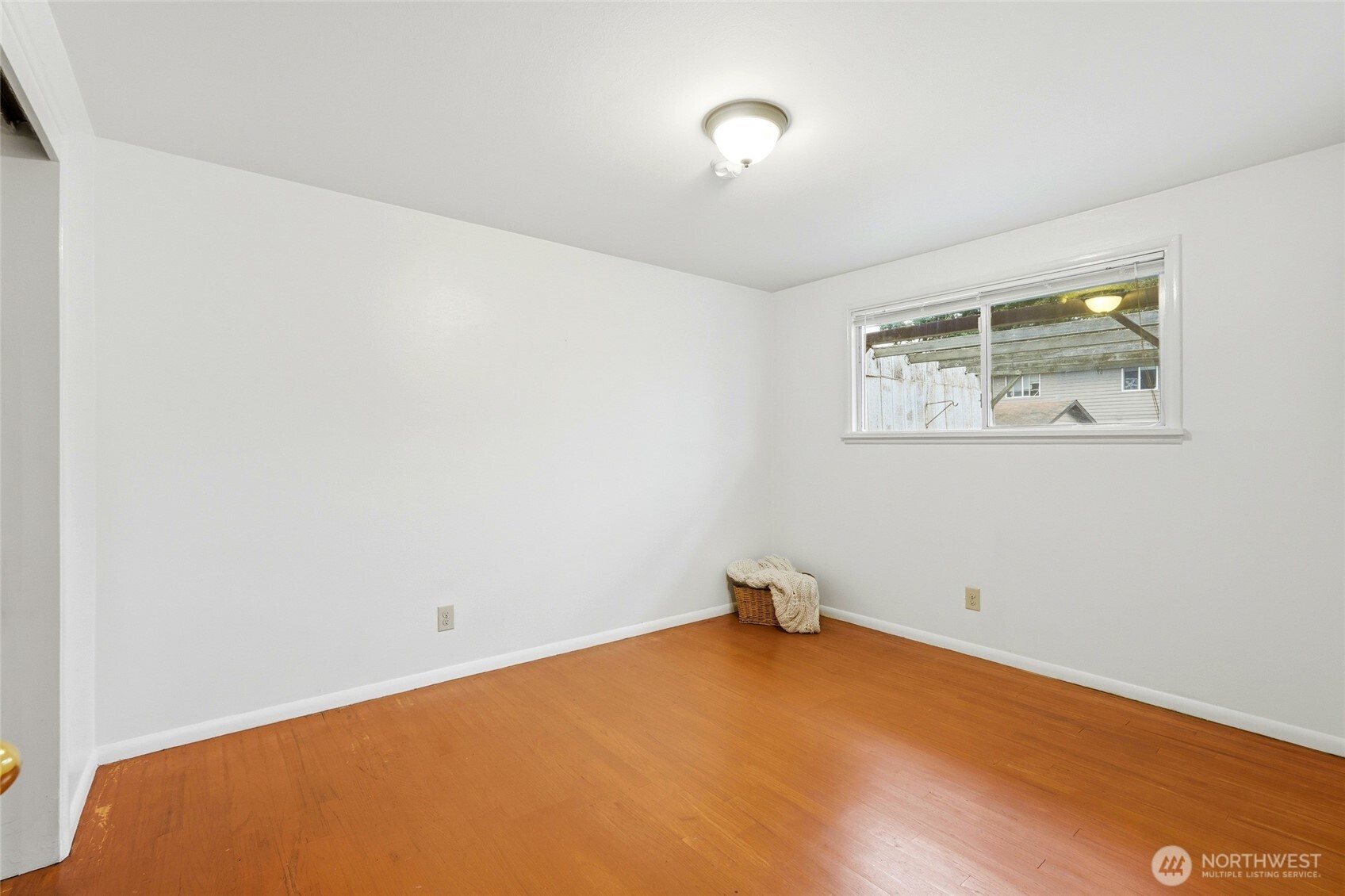 7525 Beverly Lane Everett, WA 98203 - Photo 14 of 34