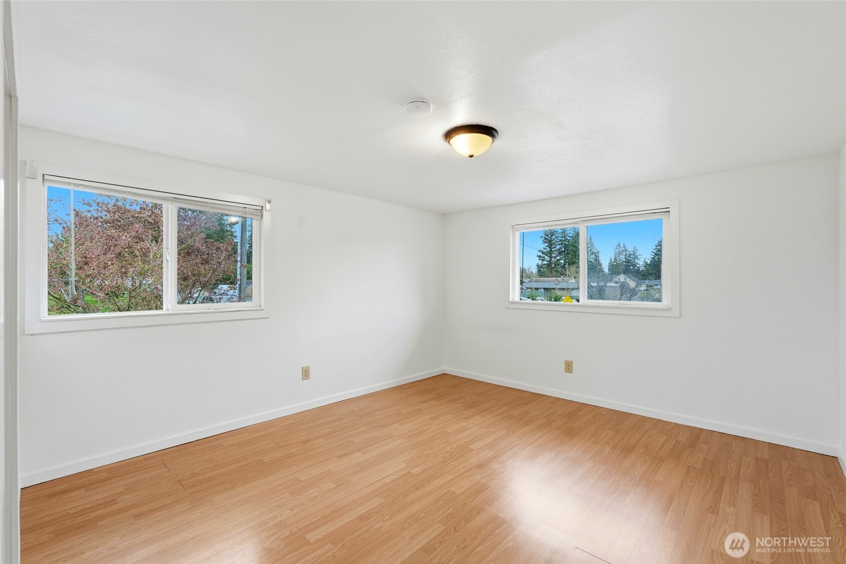 7525 Beverly Lane Everett, WA 98203 - Photo 18 of 34