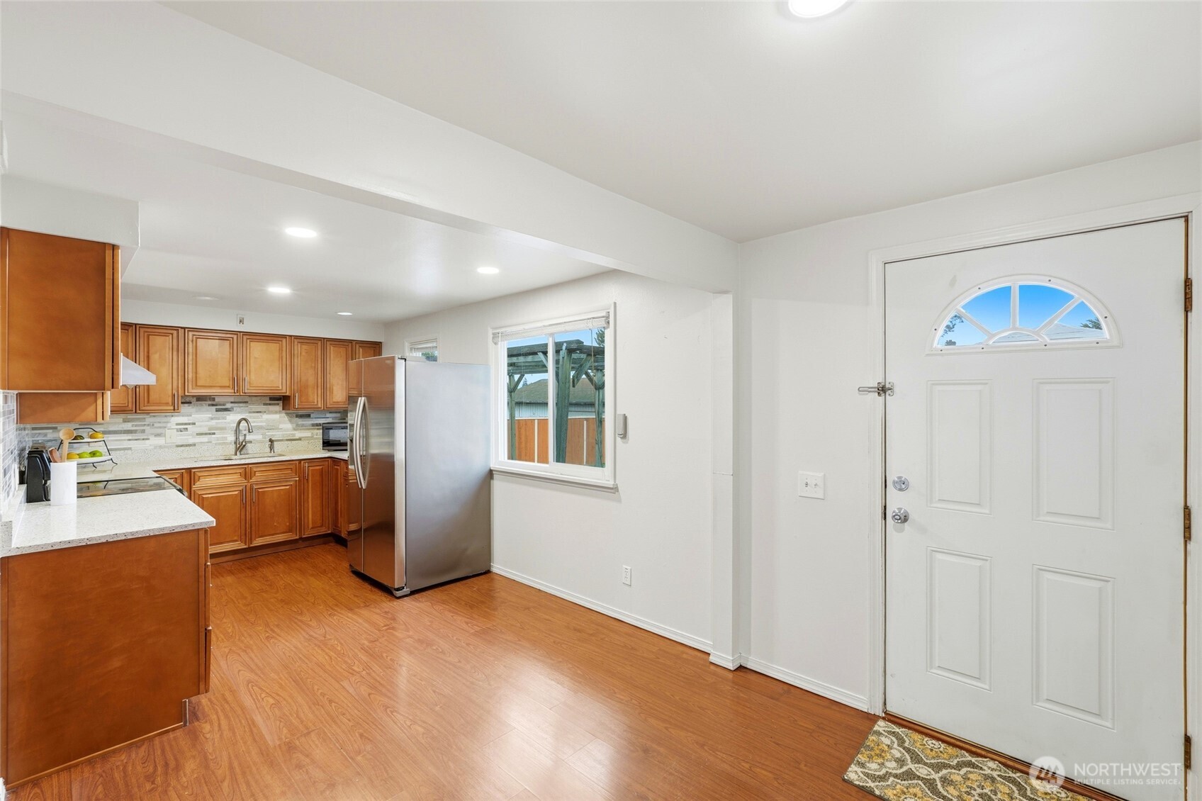 7525 Beverly Lane Everett, WA 98203 - Photo 7 of 34