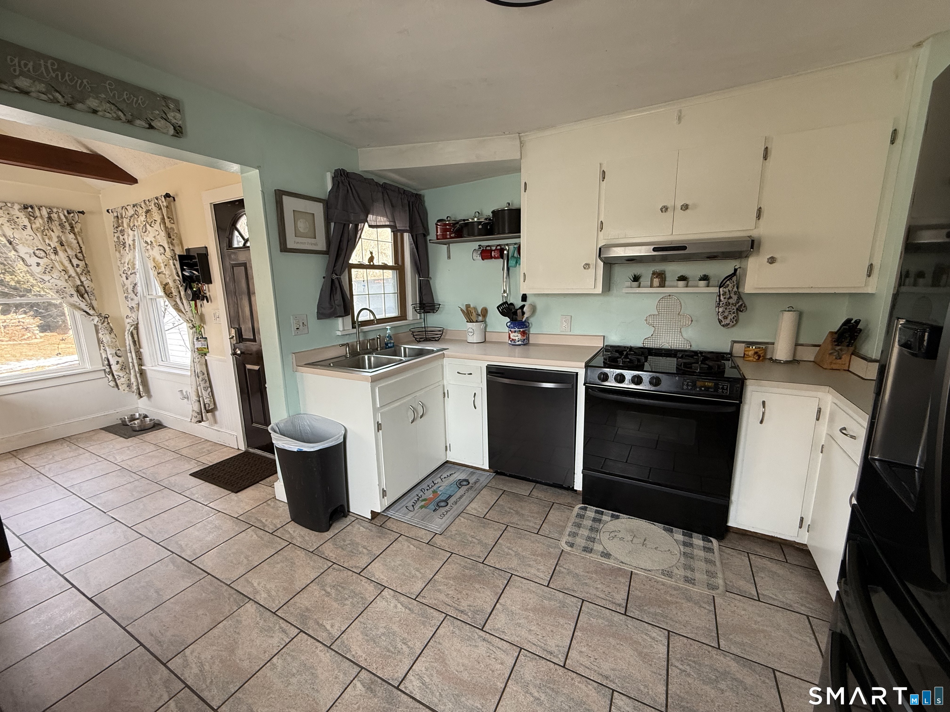 2 Harbor View Avenue Waterford, CT 06385 - Photo 14 of 39