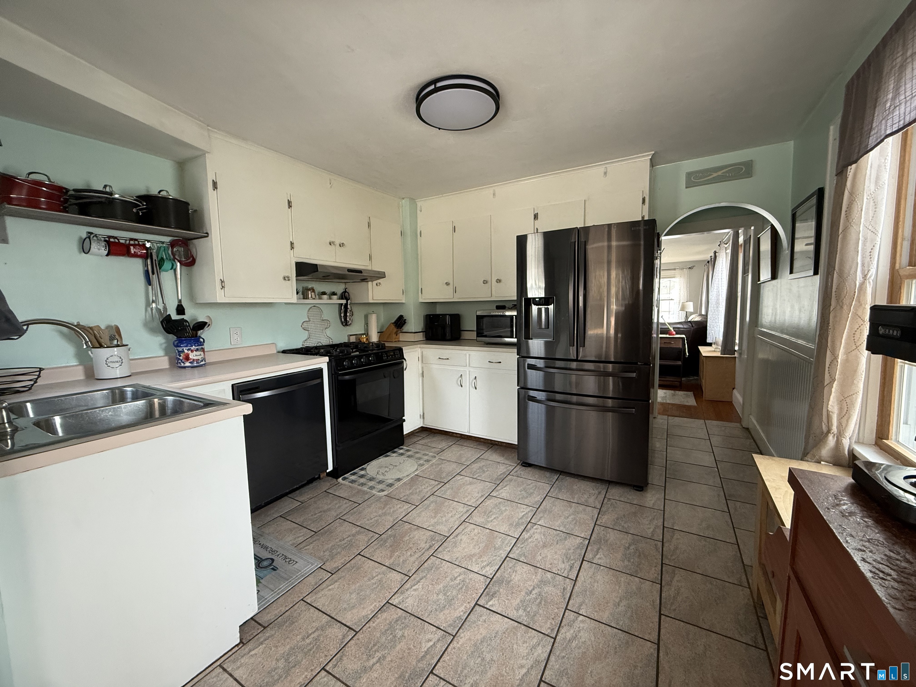 2 Harbor View Avenue Waterford, CT 06385 - Photo 15 of 39