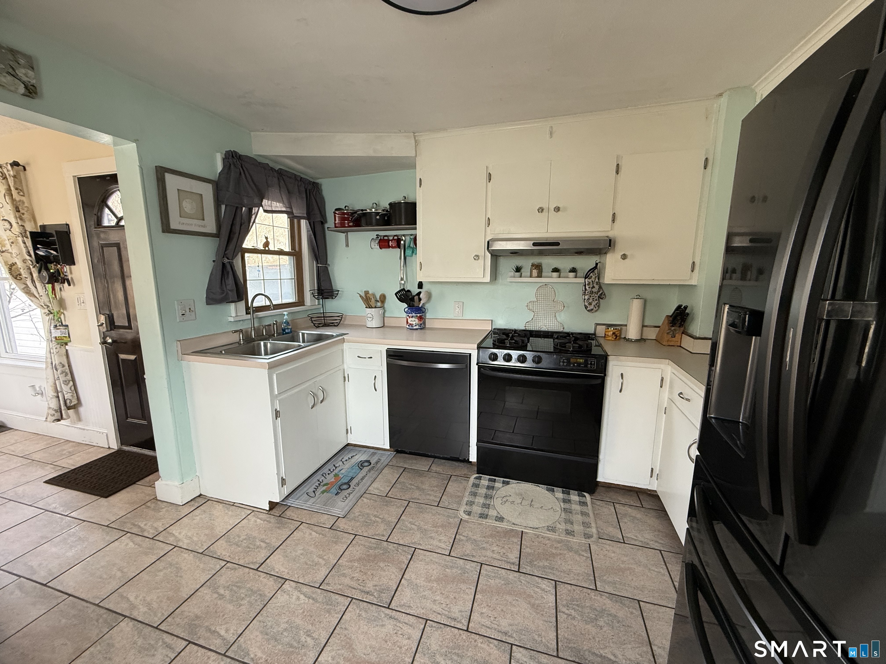 2 Harbor View Avenue Waterford, CT 06385 - Photo 16 of 39