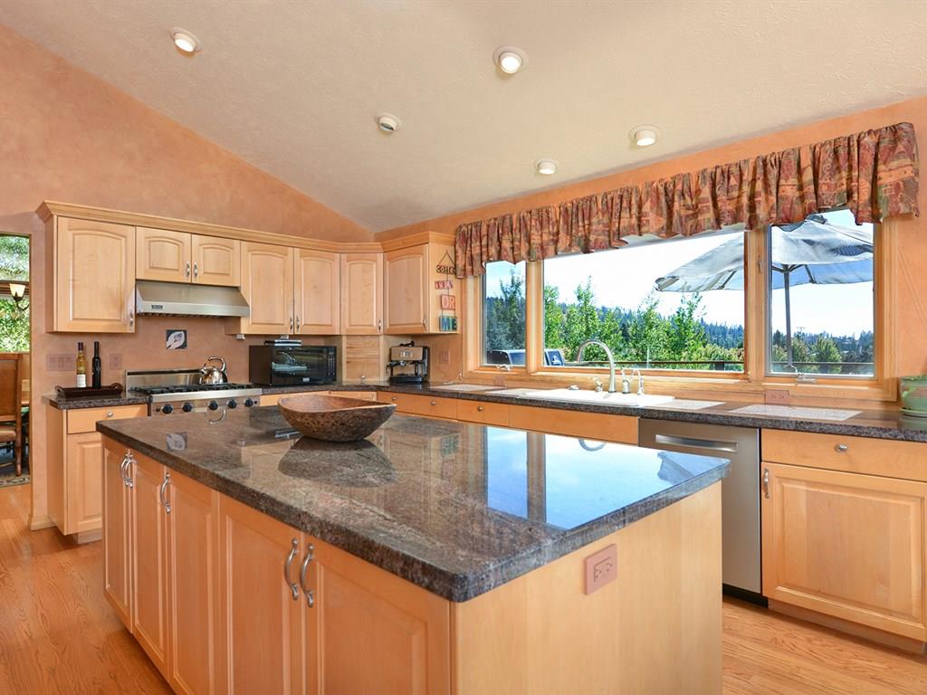 7121 South Ben Burr Road Spokane, WA 99223 - Photo 6 of 20