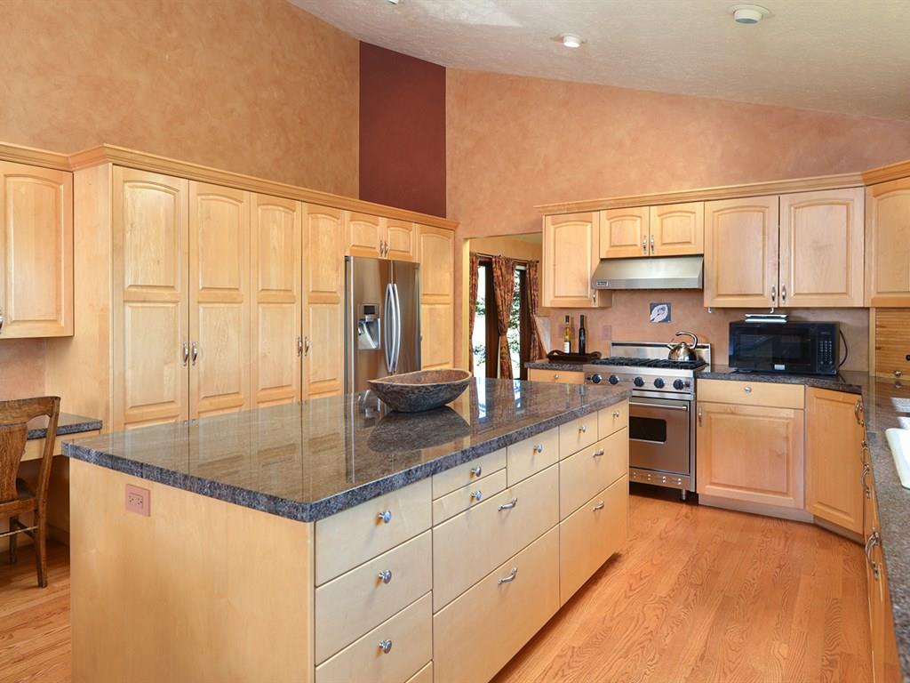 7121 South Ben Burr Road Spokane, WA 99223 - Photo 7 of 20