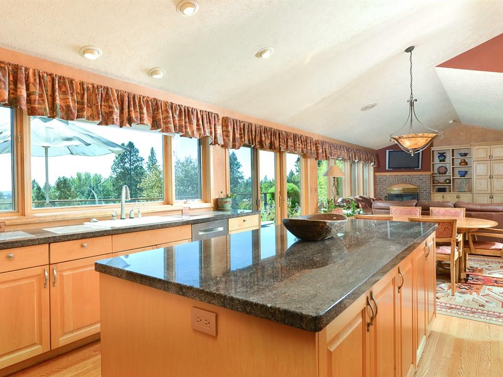 7121 South Ben Burr Road Spokane, WA 99223 - Photo 8 of 20