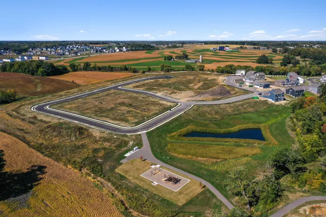 $715,295 | 1634 Oak Creek Drive, Chaska, MN 55318