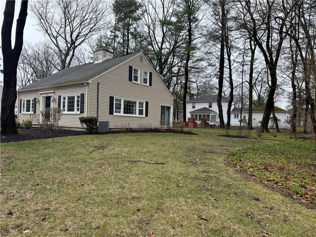 90 Alexander McGregor Road Pawtucket, RI 02861 - Photo 2 of 15