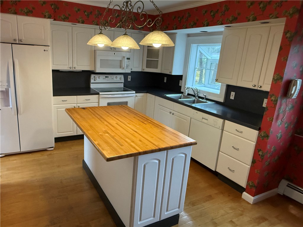 90 Alexander McGregor Road Pawtucket, RI 02861 - Photo 5 of 15