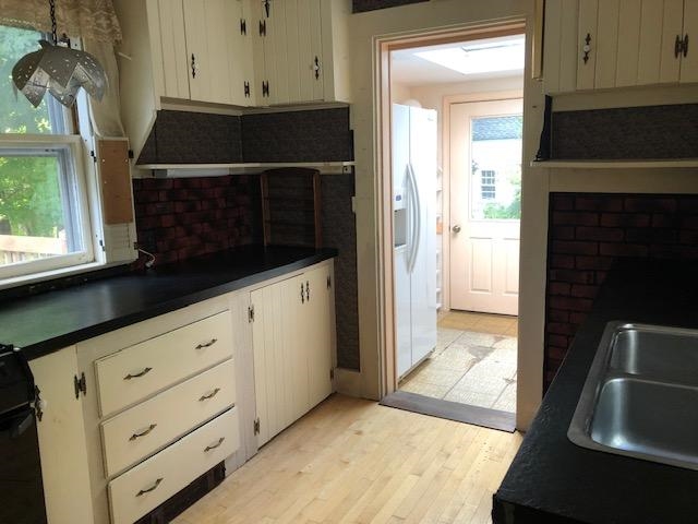 75 Rogers Road Kittery, ME 03904 - Photo 4 of 32 Gallery Image 4