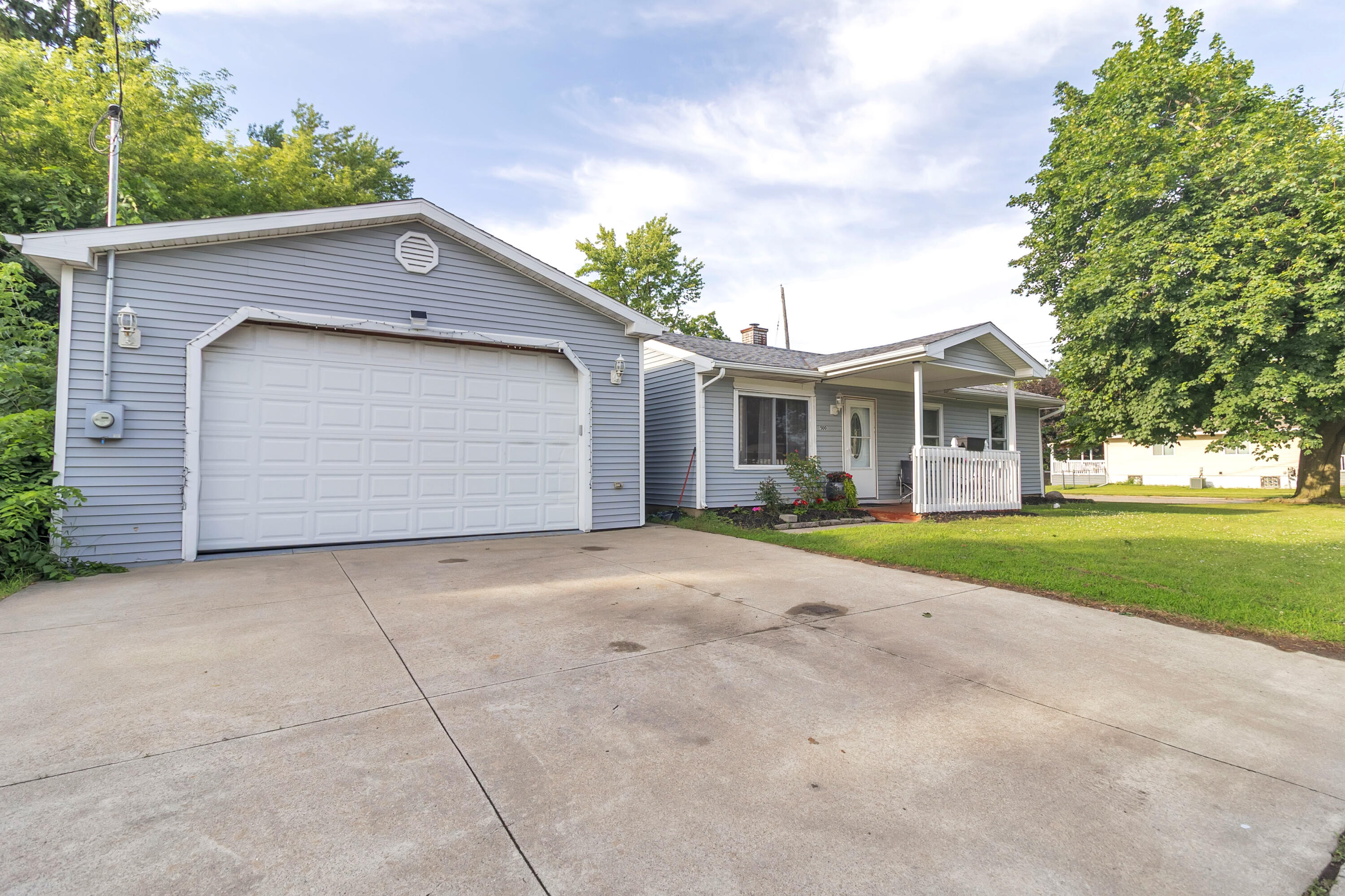 500 West Jolly Road Lansing, MI 48910 - Photo 18 of 24 Garage Overview