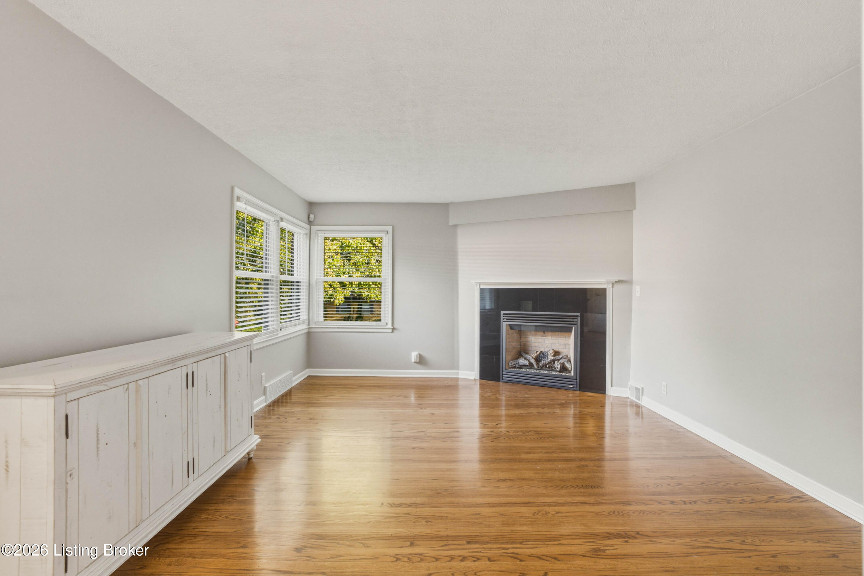 8811 Waltlee Road Louisville, KY 40291 - Photo 11 of 42 11-Living-Room