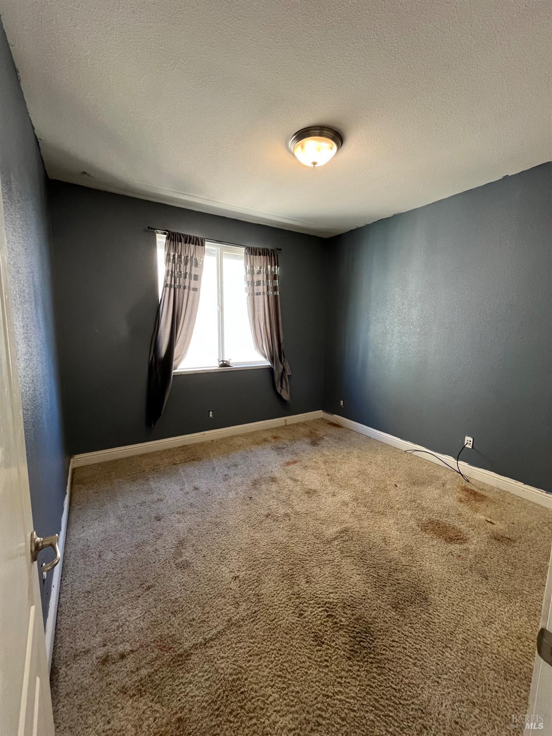 2472 Shorey Way Fairfield, CA 94533 - Photo 27 of 43 an empty room with windows