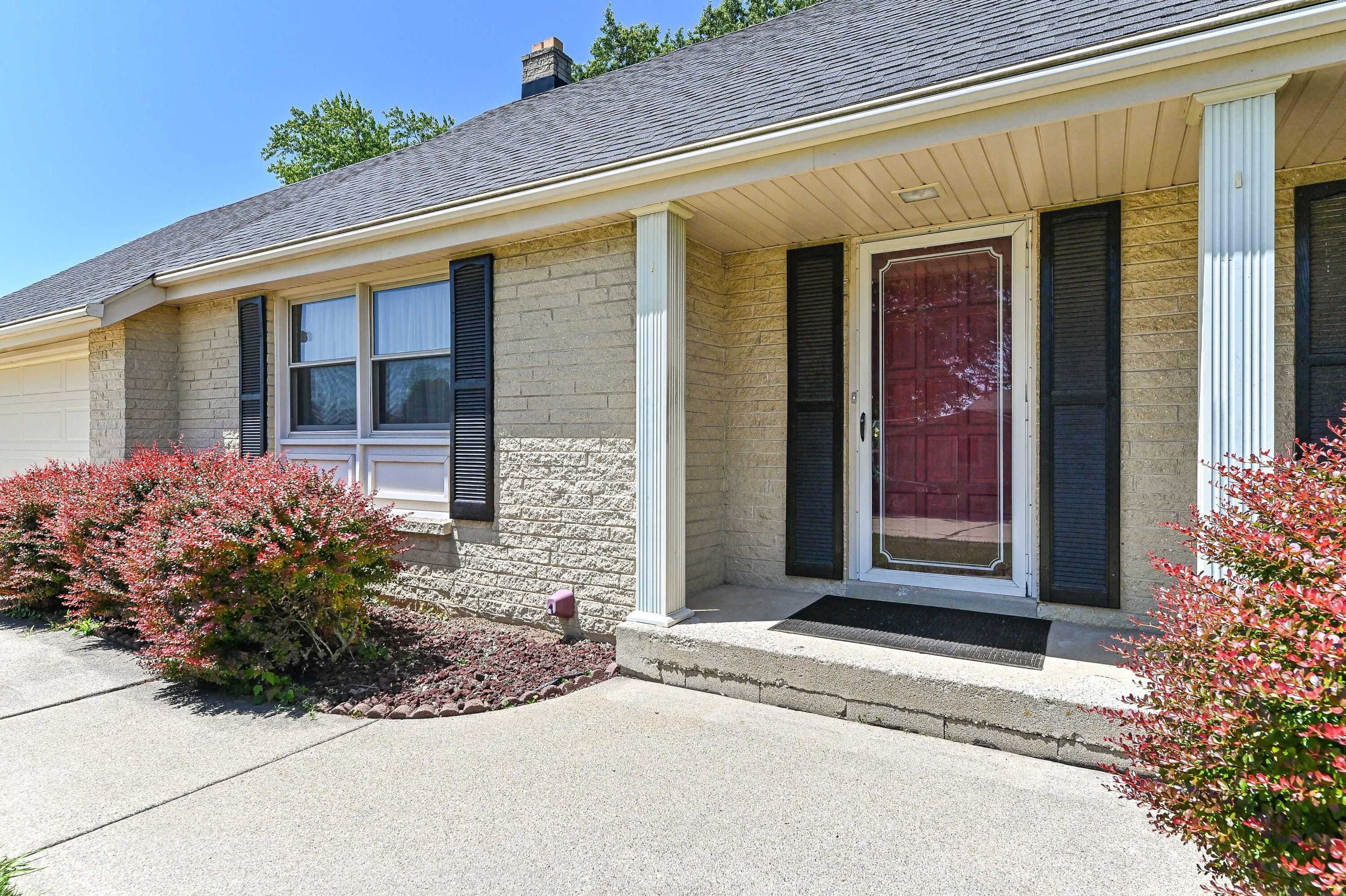 146 Perry Avenue Racine, WI 53406 - Photo 5 of 36 perry-7