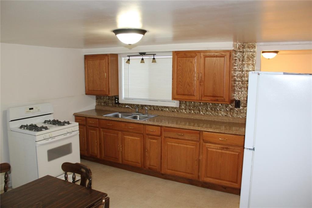 1114 Layton Road Butler, PA 16001 - Photo 4 of 15