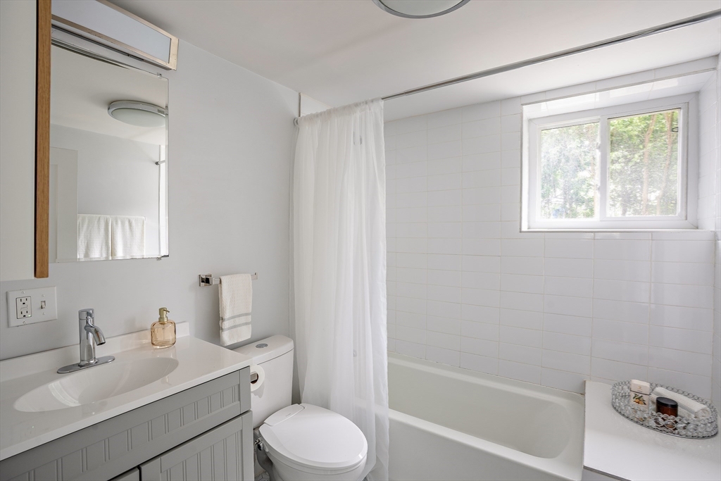 21 Fessenden Road, Unit 21 Arlington, MA 02476 - Photo 13 of 19