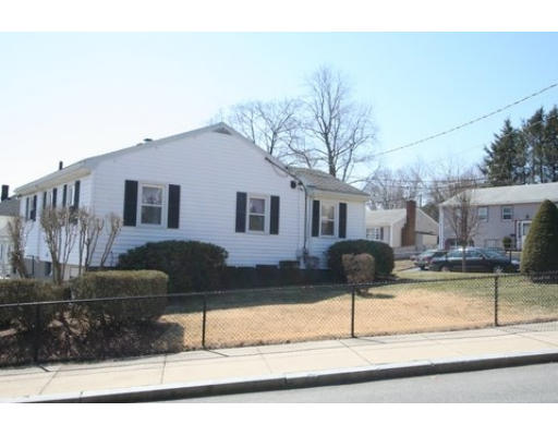 25 Lodgehill Road Boston, MA 02136 - Photo 7 of 17 Gallery Image 7