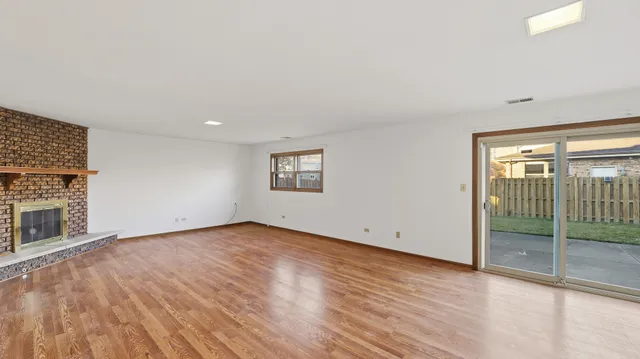 $618,000 | 7104 Kidwell Road, Downers Grove, IL 60516