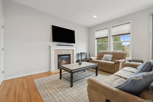 $774,990 | 55 Hamptons Ct Drive, Unit 55, Eastport, NY 11941