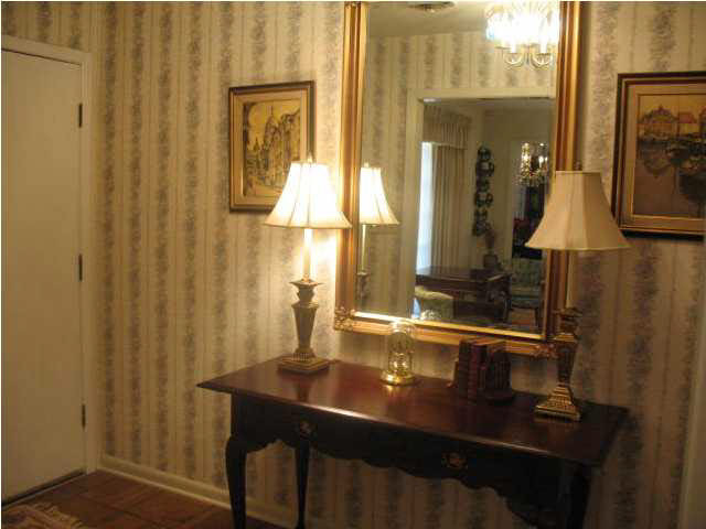 2011 Springridge Drive Jackson, MS 39211 - Photo 4 of 12 Photo 4