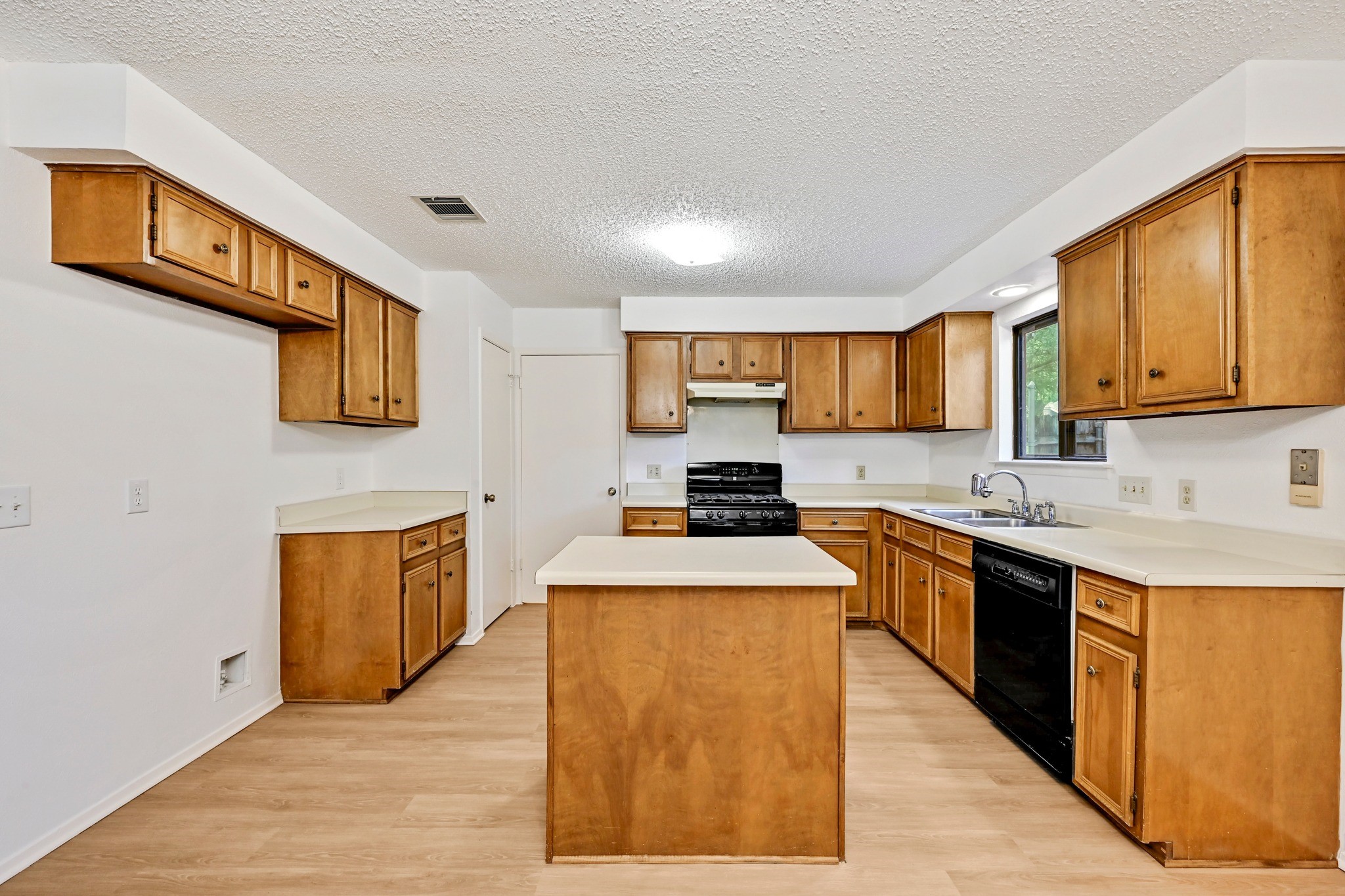 2411 Roehampton Drive Austin, TX 78745 - Photo 11 of 29