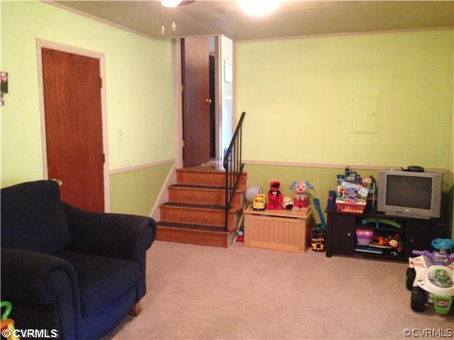 7304 Oak Ridge Street Henrico, VA 23294 - Photo 11 of 17 Den/Family/Great Room