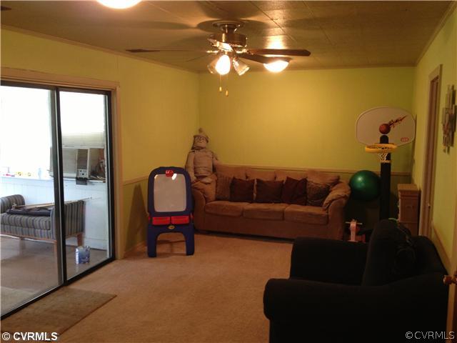 7304 Oak Ridge Street Henrico, VA 23294 - Photo 10 of 17 Den/Family/Great Room