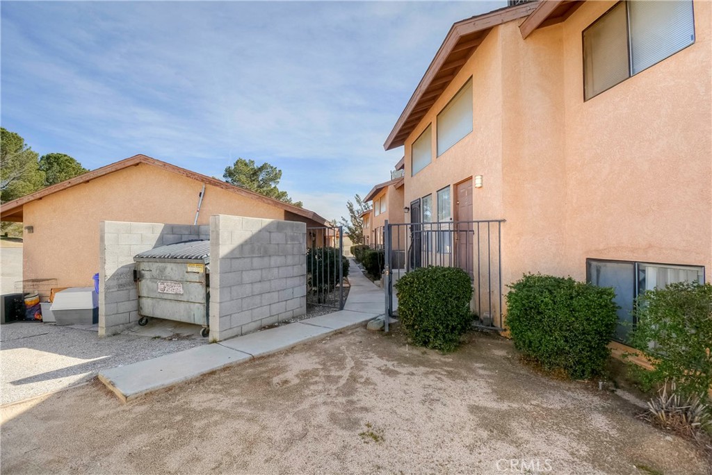 16462 Kalo Road Apple Valley, CA 92307 - Photo 18 of 46