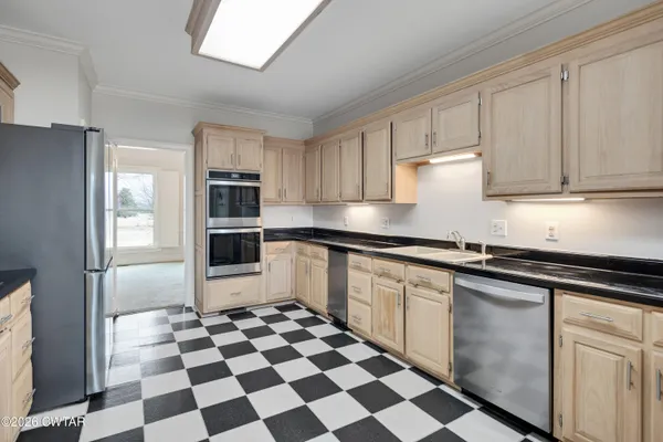$485,000 | 49 Elmhurst Drive, Jackson, TN 38305