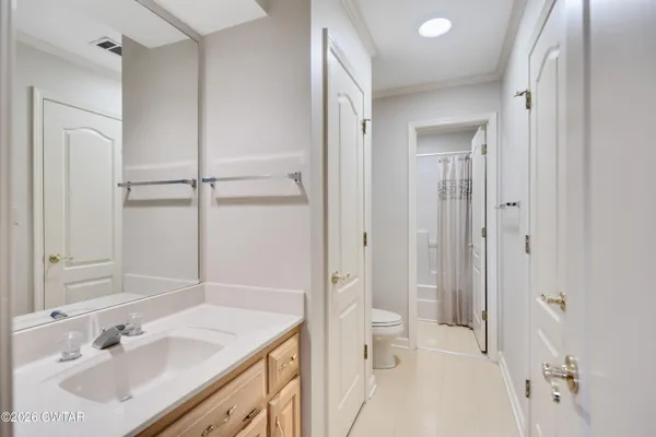 $485,000 | 49 Elmhurst Drive, Jackson, TN 38305