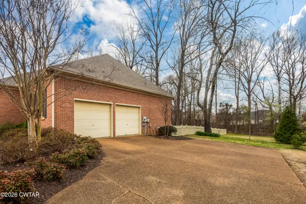 $485,000 | 49 Elmhurst Drive, Jackson, TN 38305