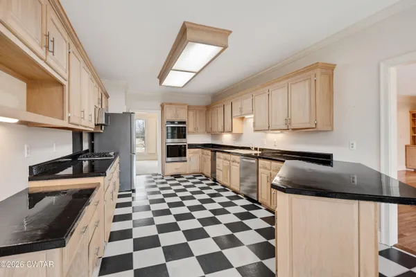 $485,000 | 49 Elmhurst Drive, Jackson, TN 38305