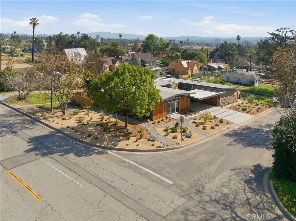 2550 Catherine Road Altadena, CA 91001 - Photo 22 of 65 AI photo