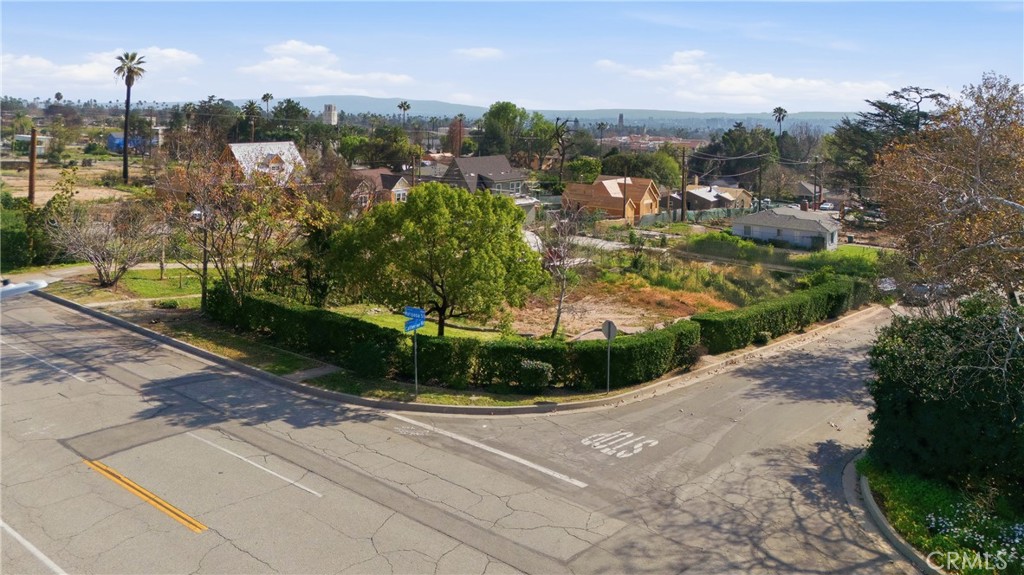 2550 Catherine Road Altadena, CA 91001 - Photo 32 of 65 a view of a city