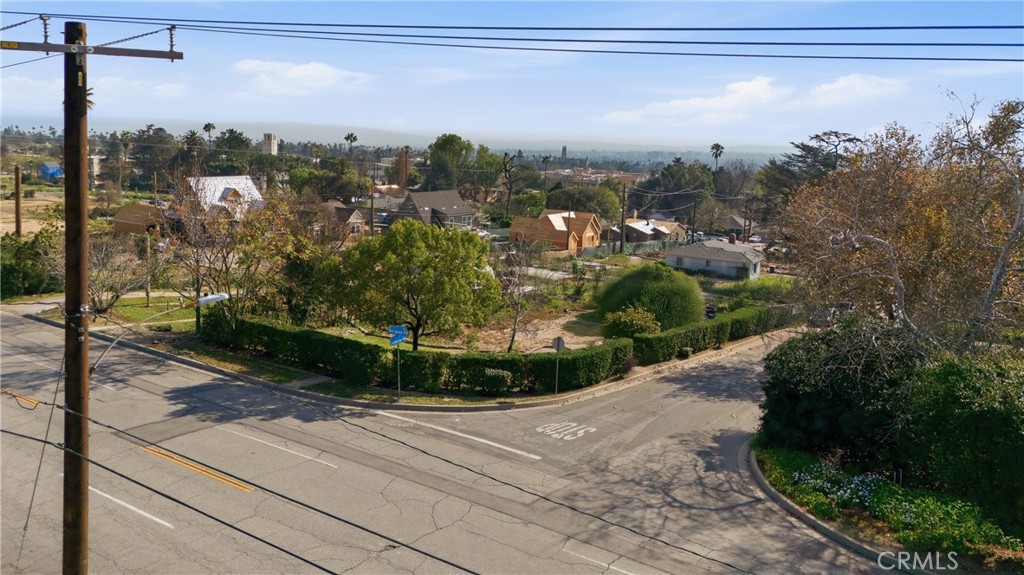 2550 Catherine Road Altadena, CA 91001 - Photo 33 of 65 a view of a city from a window